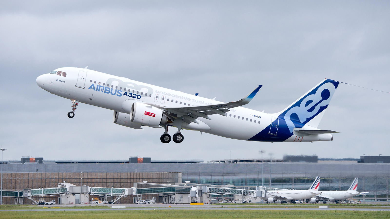 에어버스가 2025년에 820대의 비행기를 인도하려면 지옥처럼 가야 한다